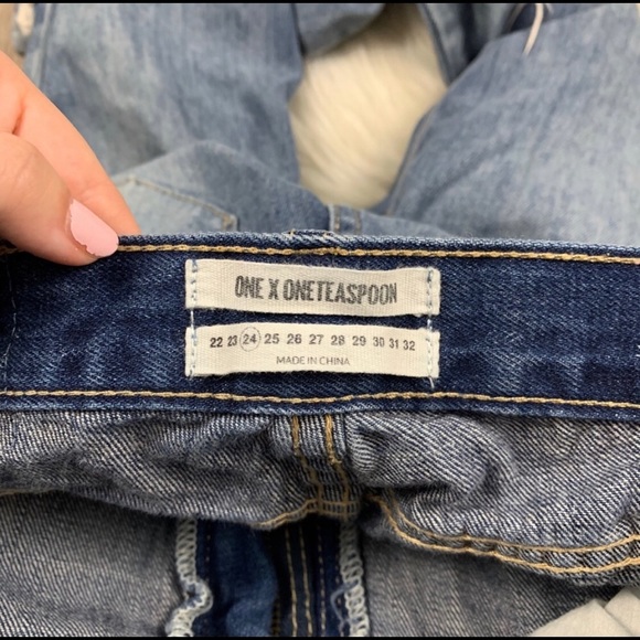 One Teaspoon Saints Destroyed Boyfriend Jeans - Picture 3 of 8